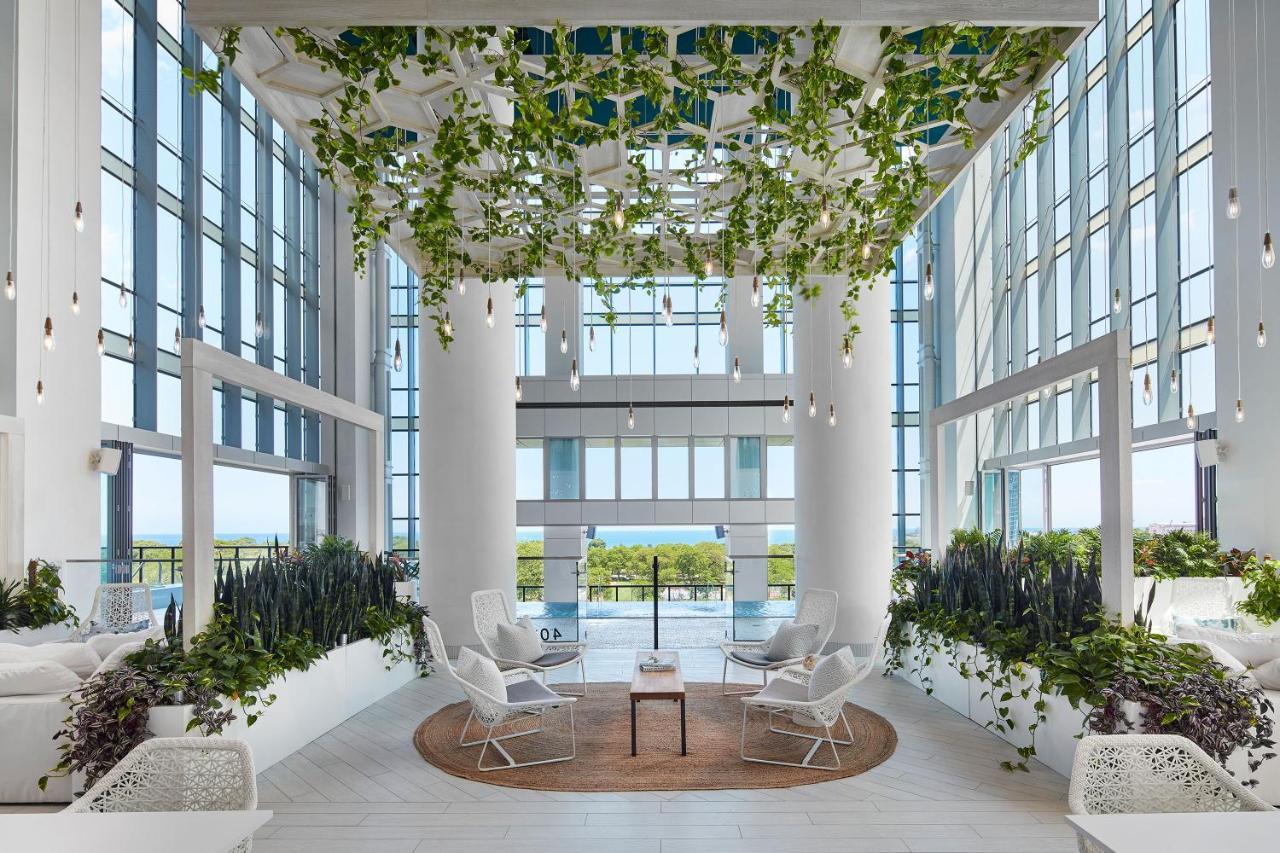 Sentral Michigan Avenue Aparthotel Chicago Exterior photo The lobby of the hotel