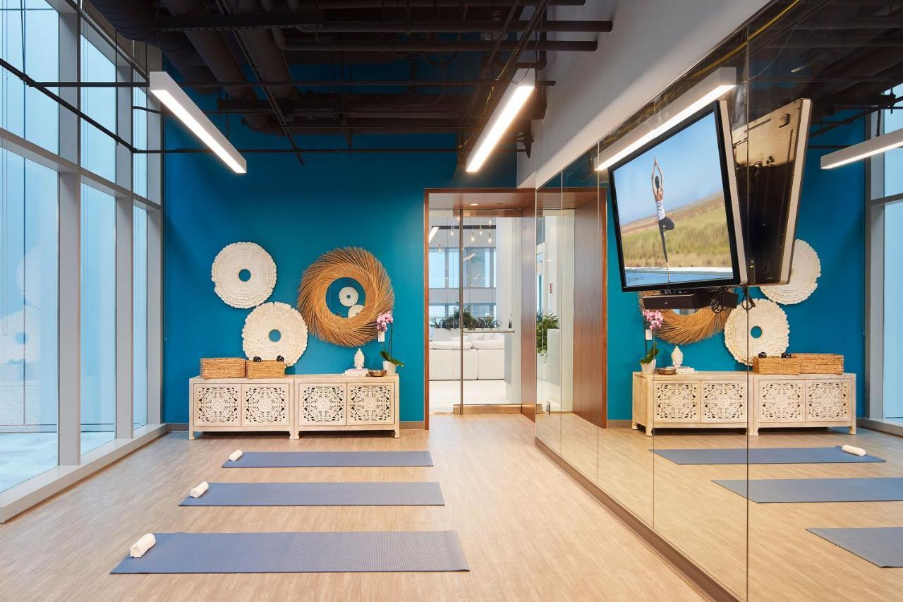 Sentral Michigan Avenue Aparthotel Chicago Exterior photo The yoga studio at the 1000M building