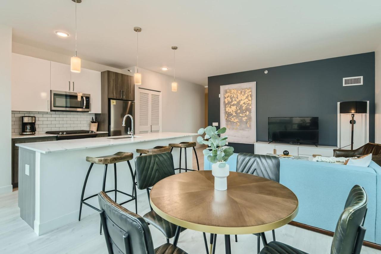 Sentral Michigan Avenue Aparthotel Chicago Exterior photo A staged home for sale in the United States
