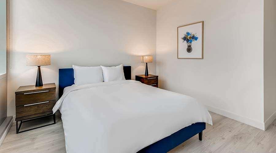 Sentral Michigan Avenue Aparthotel Chicago Room photo A bedroom at the hotel