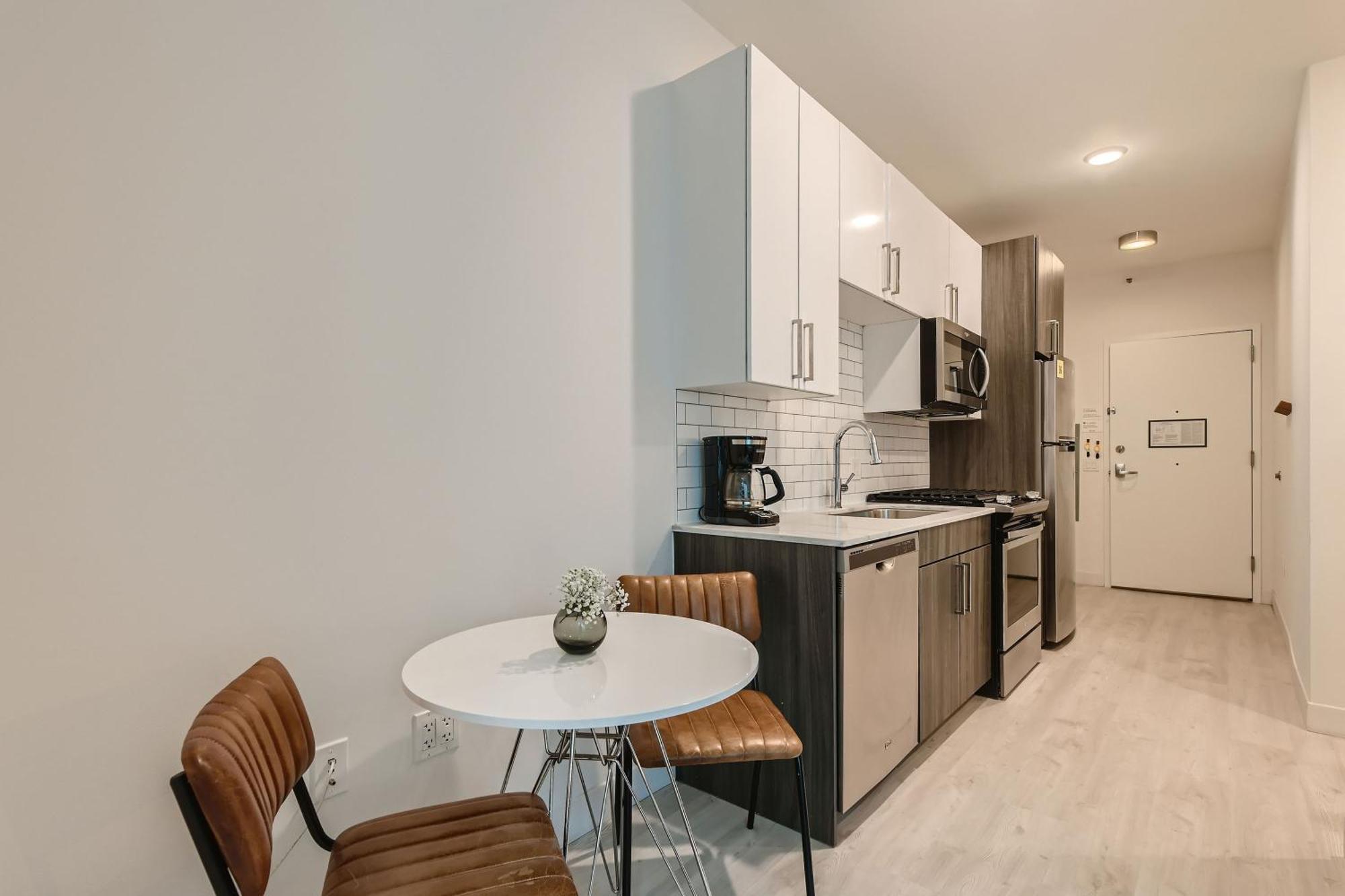 Sentral Michigan Avenue Aparthotel Chicago Room photo Kitchen
