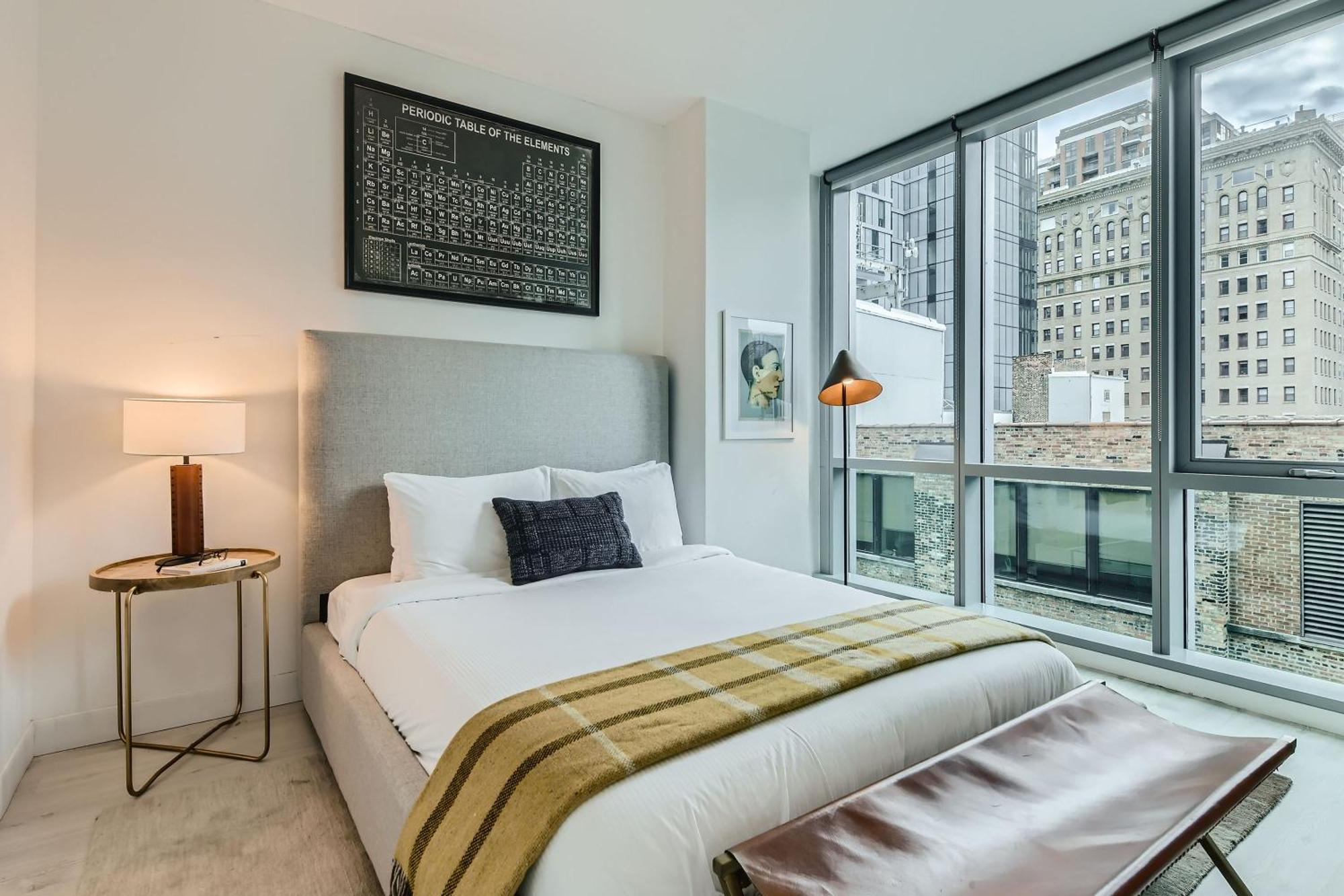 Sentral Michigan Avenue Aparthotel Chicago Room photo A bedroom