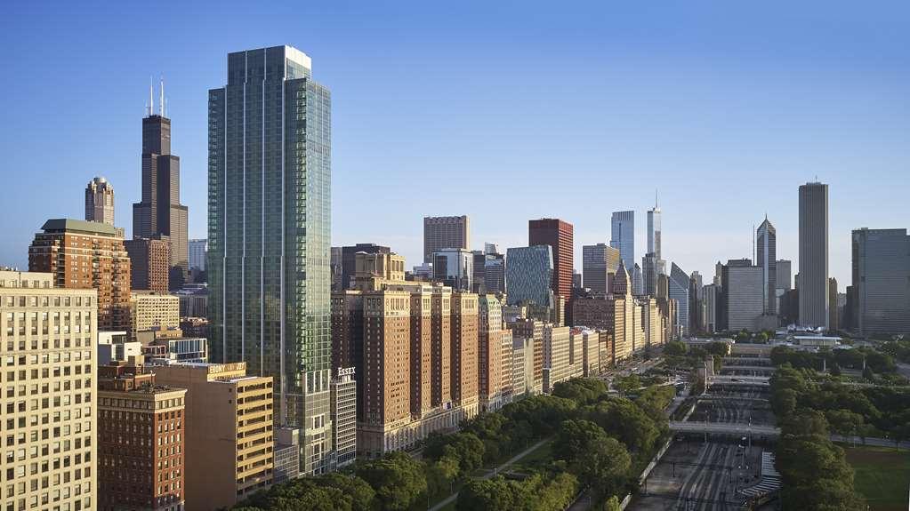 Sentral Michigan Avenue Aparthotel Chicago Exterior photo The Park at Riverbank
